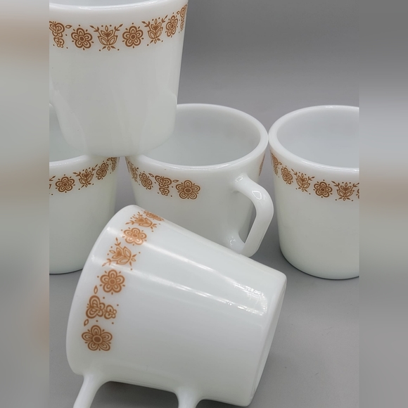 Vintage Pyrex Butterfly Gold Set of 2 D Handle Mugs | Corningware | Milk Glass - Picture 6 of 6
